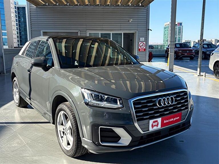 AUDI Q2