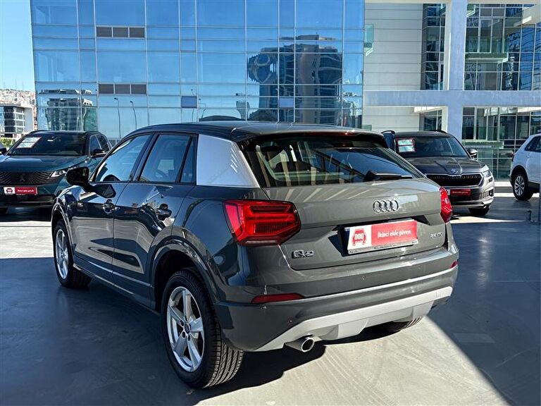 AUDI Q2