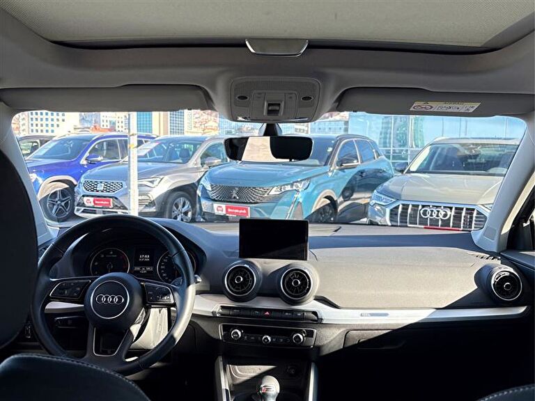 AUDI Q2