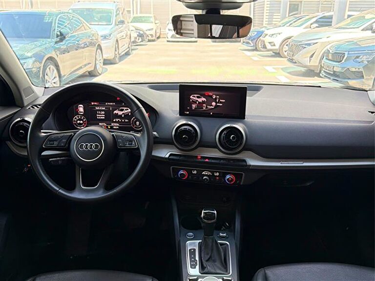 AUDI Q2