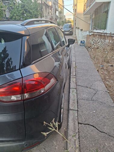 RENAULT CLIO SPORT TOURER