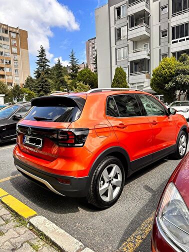 VOLKSWAGEN T-CROSS