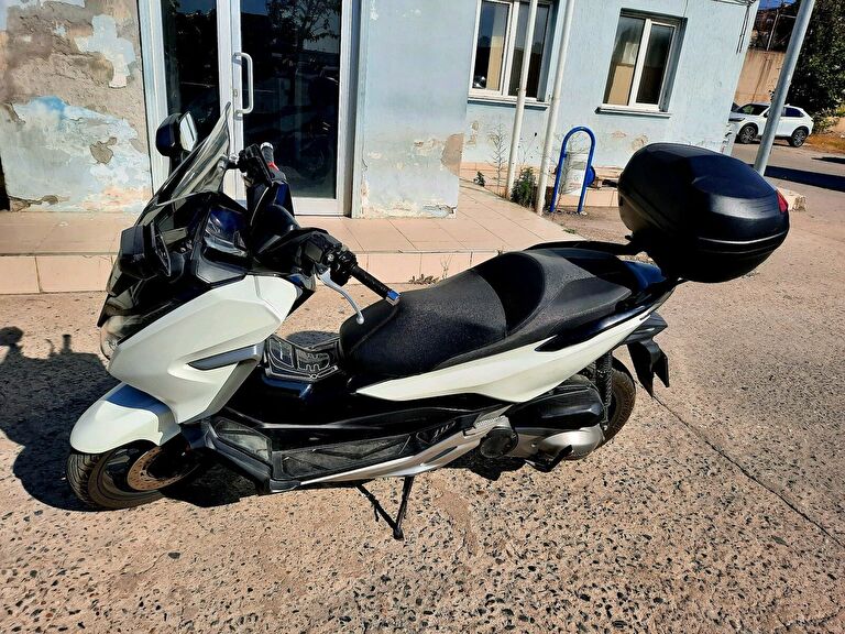 Honda Forza 250 (NSS250)