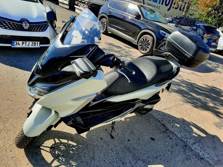 Honda Forza 250 (NSS250)
