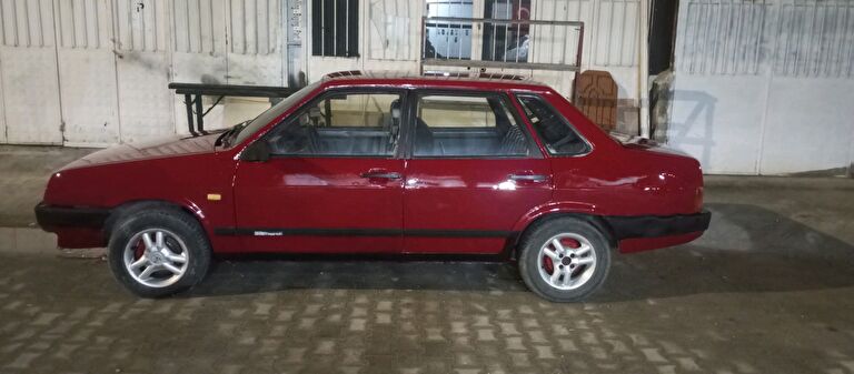 LADA SAMARA