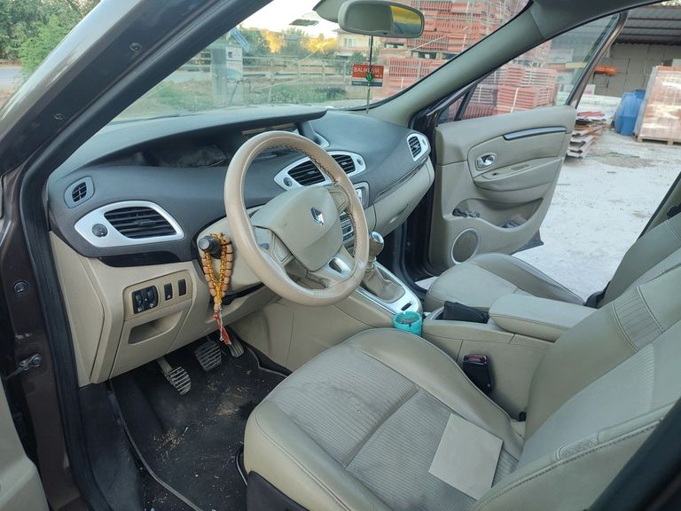 RENAULT GRAND SCENIC