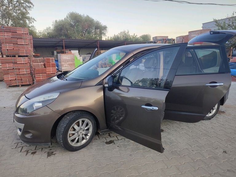 RENAULT GRAND SCENIC