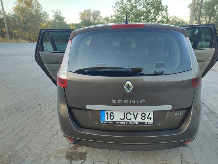RENAULT GRAND SCENIC