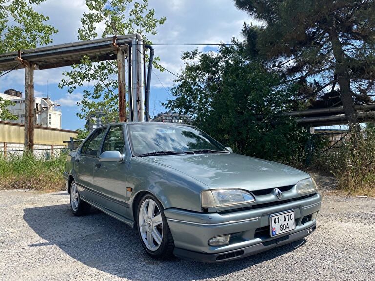 RENAULT 19