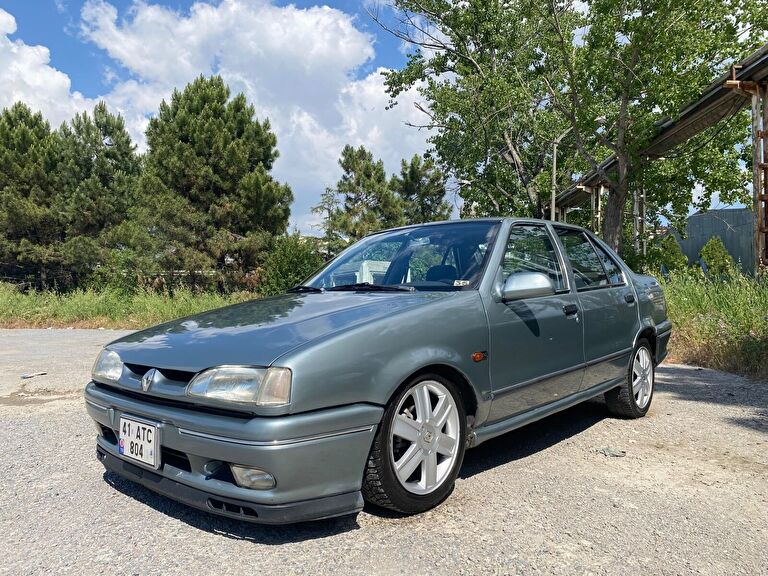 RENAULT 19