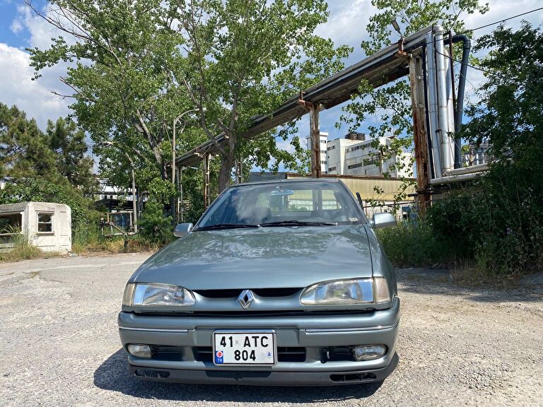 RENAULT 19