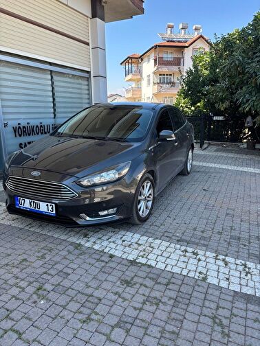 FORD FOCUS