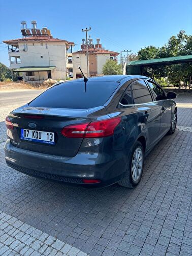 FORD FOCUS