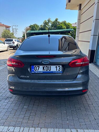 FORD FOCUS