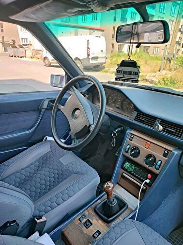 MERCEDES-BENZ 200