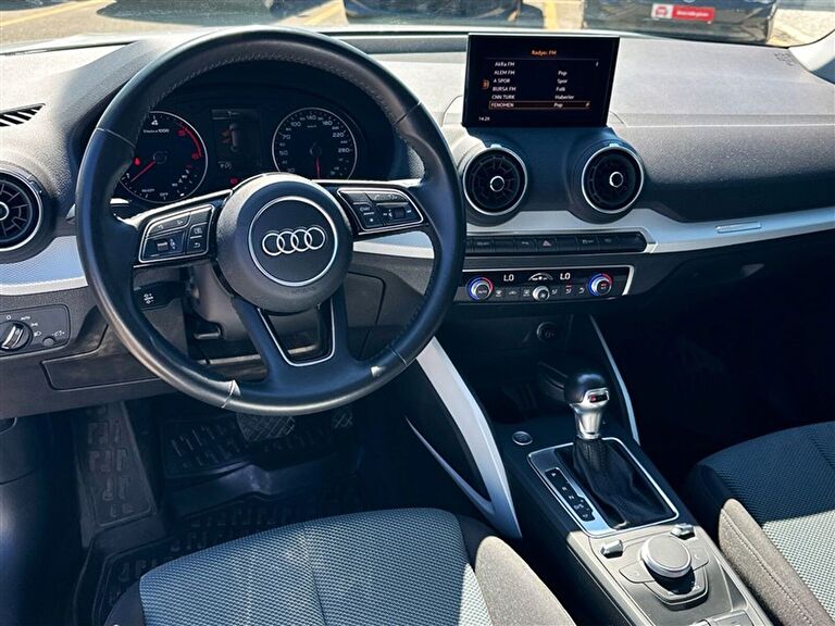 AUDI Q2