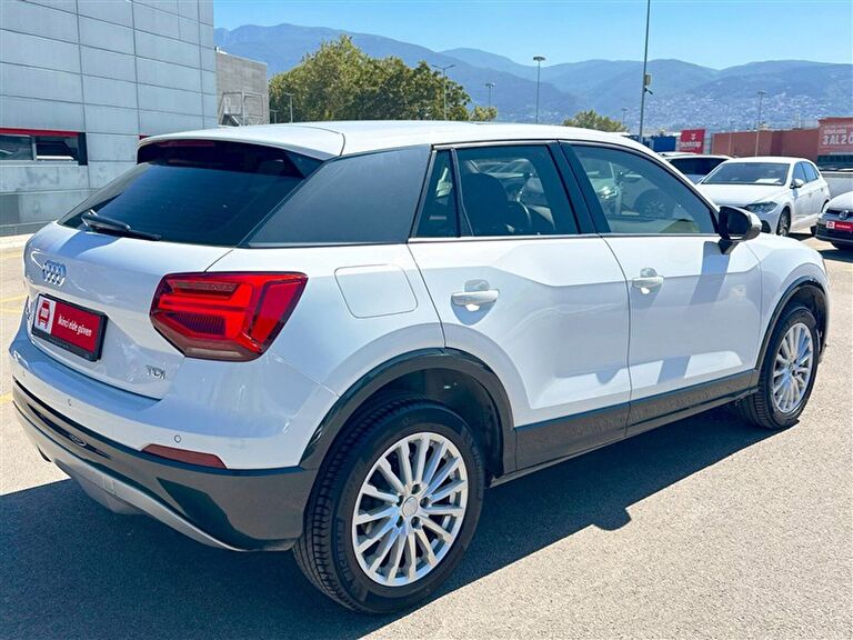 AUDI Q2