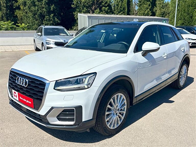 AUDI Q2
