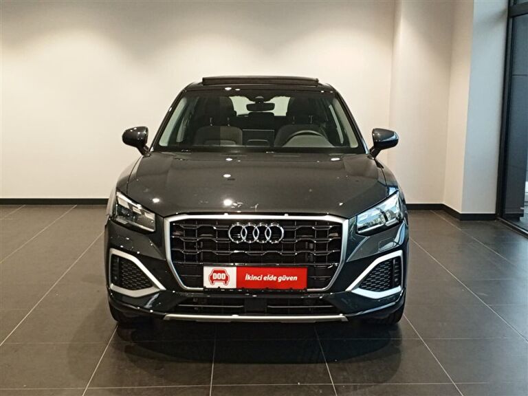 AUDI Q2