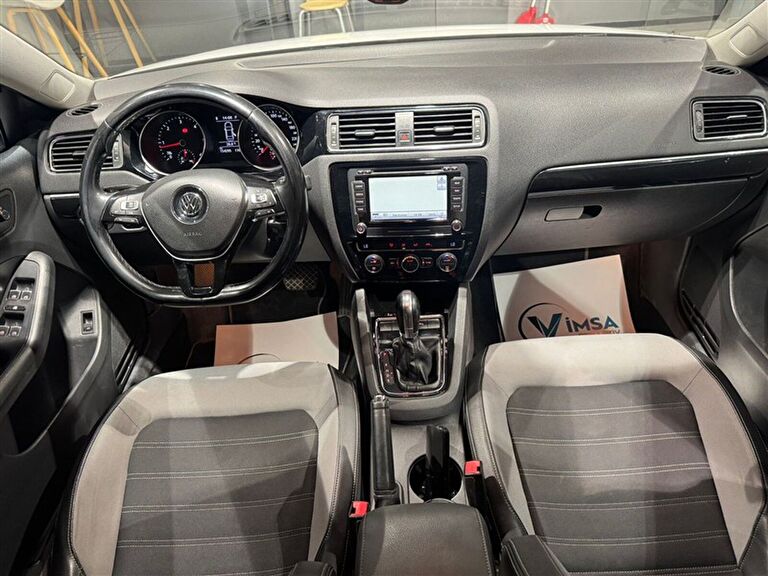 VOLKSWAGEN JETTA