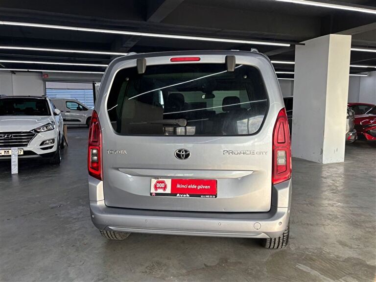 TOYOTA PROACE CITY