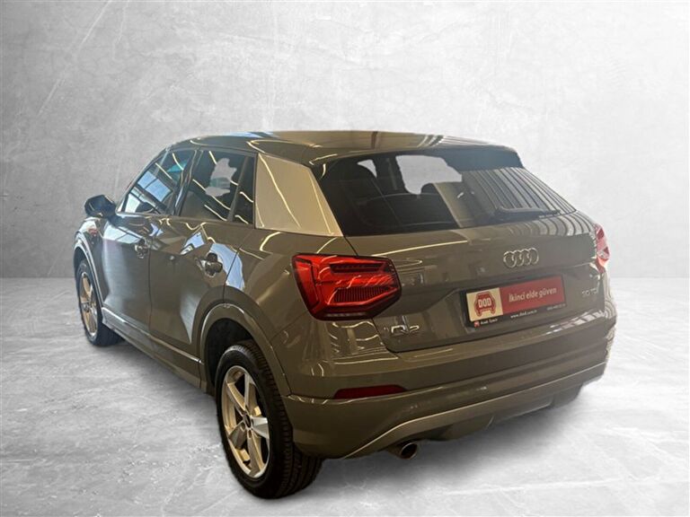 AUDI Q2