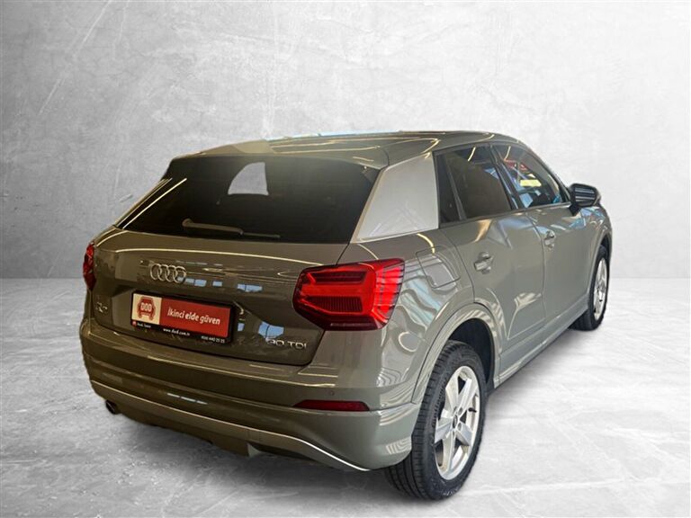 AUDI Q2