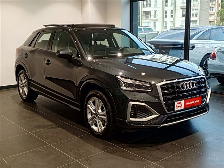 AUDI Q2