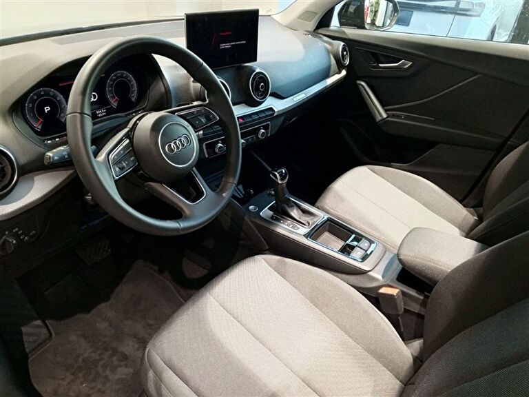 AUDI Q2