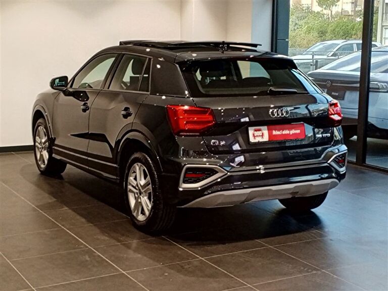 AUDI Q2