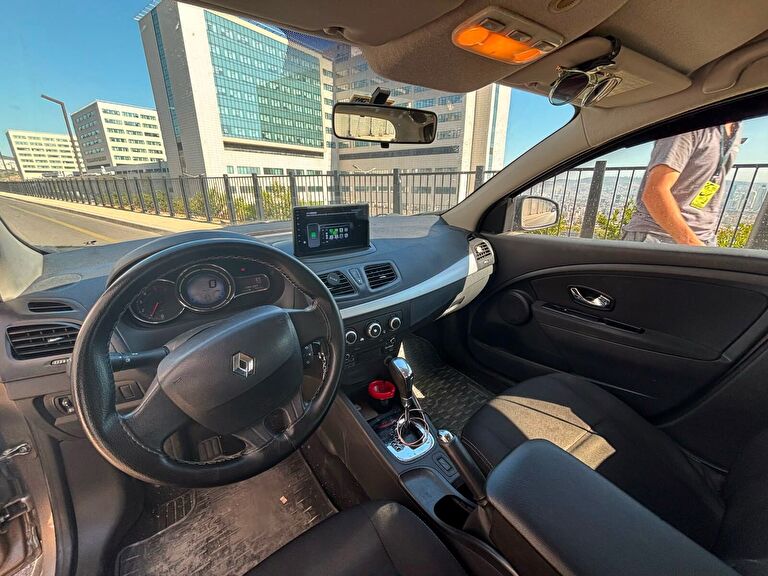 RENAULT MEGANE