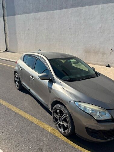 RENAULT MEGANE