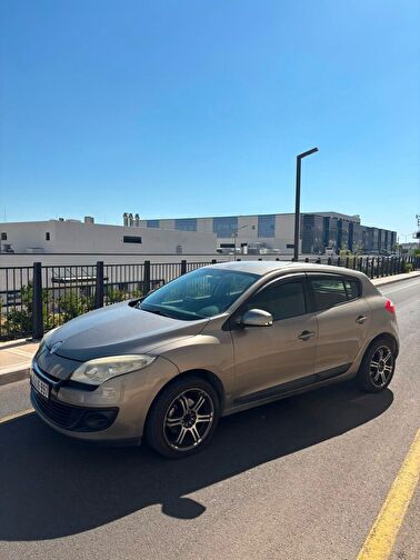 RENAULT MEGANE