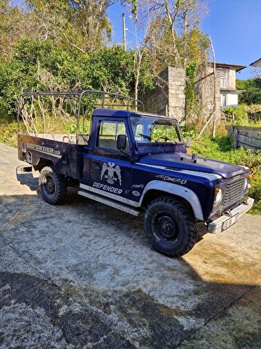 LAND ROVER DEFENDER