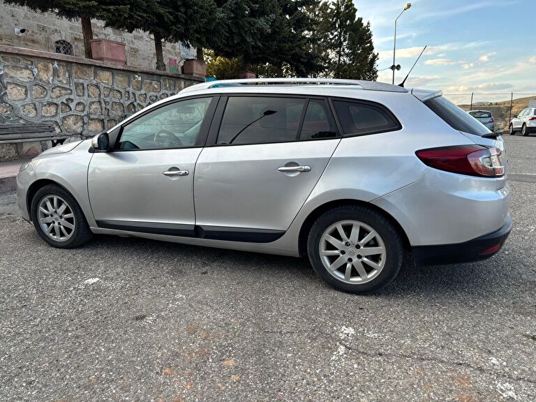 RENAULT MEGANE