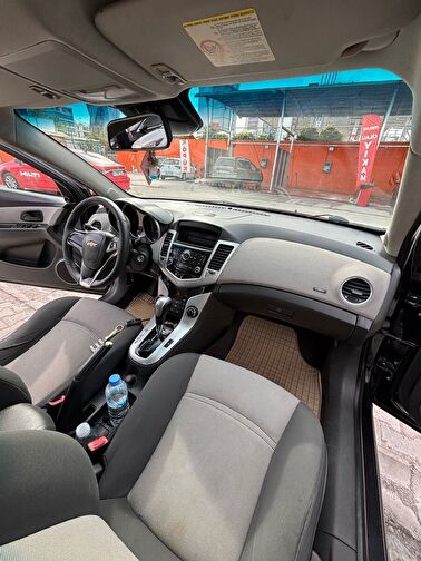 CHEVROLET CRUZE