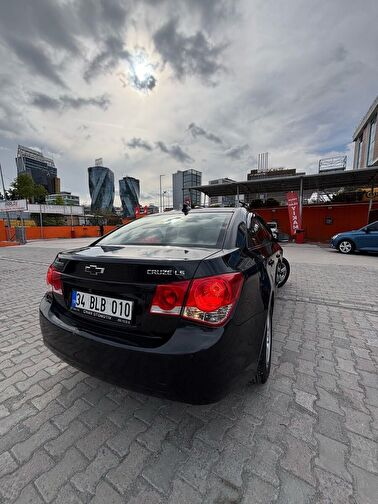 CHEVROLET CRUZE
