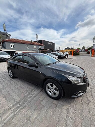 CHEVROLET CRUZE