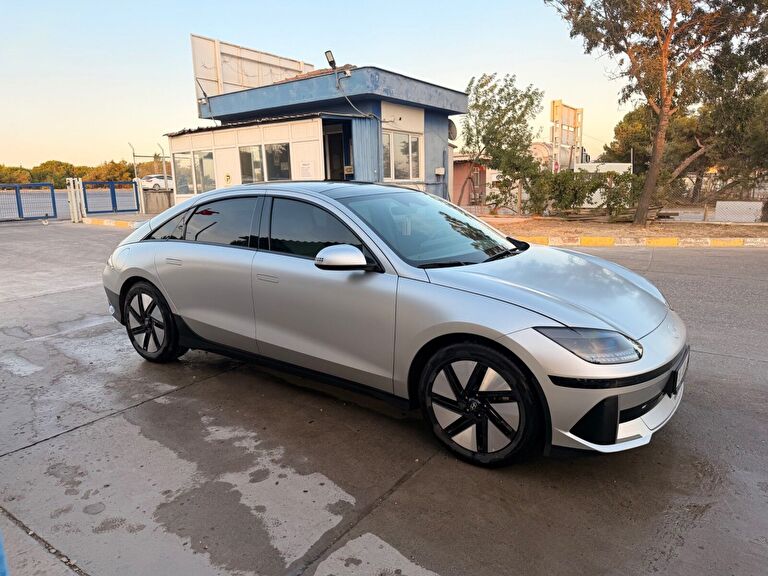 HYUNDAI IONIQ 6