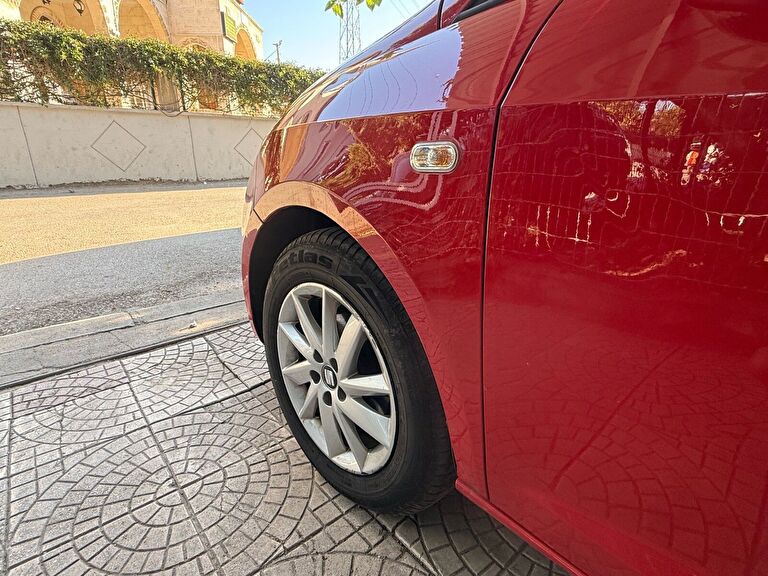 SEAT IBIZA