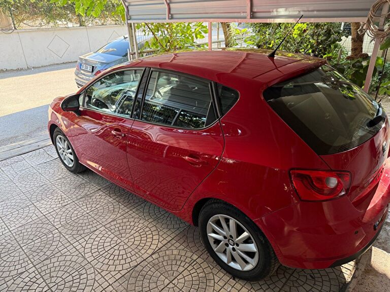SEAT IBIZA