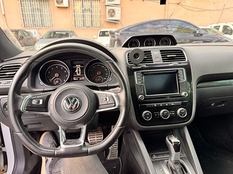 VOLKSWAGEN SCIROCCO