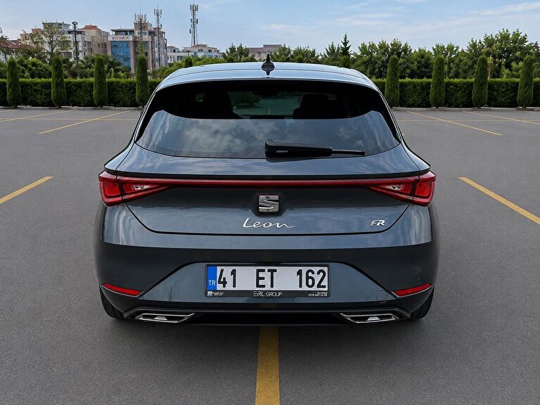 SEAT LEON