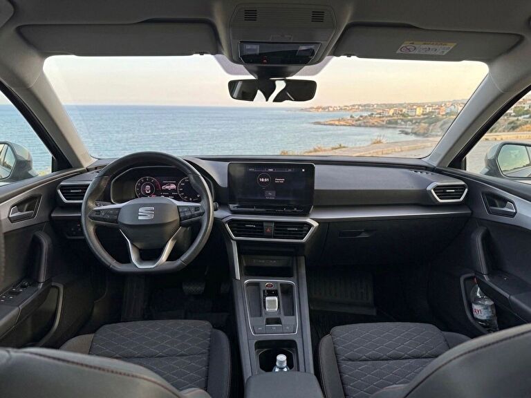 SEAT LEON