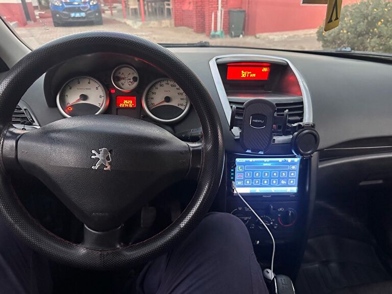 PEUGEOT 207