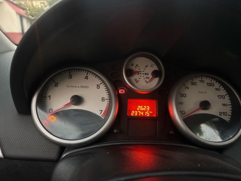 PEUGEOT 207