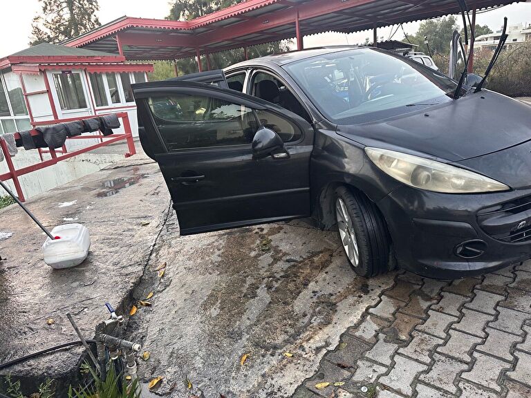 PEUGEOT 207