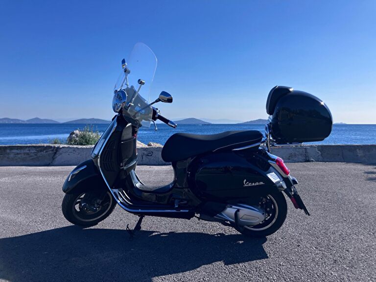 Piaggio Vespa Cosa