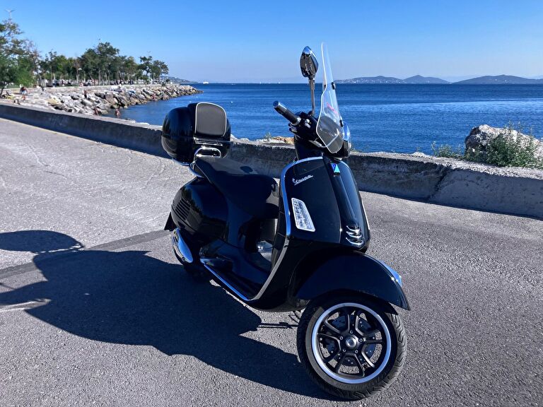 Piaggio Vespa Cosa