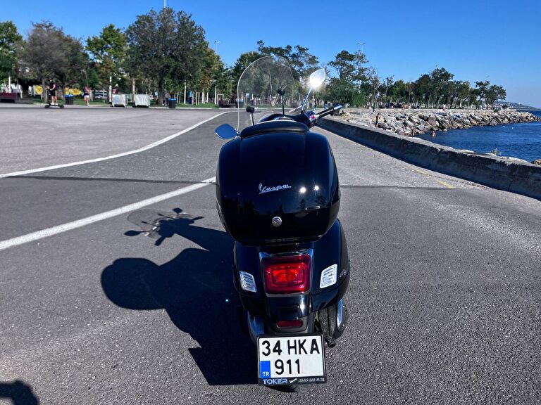 Piaggio Vespa Cosa